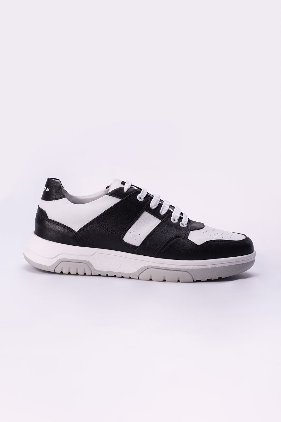 FOSTER SNEAKERS