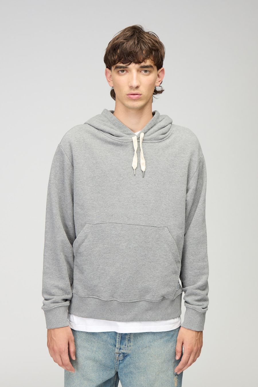 ESSENTIAL HOODIE