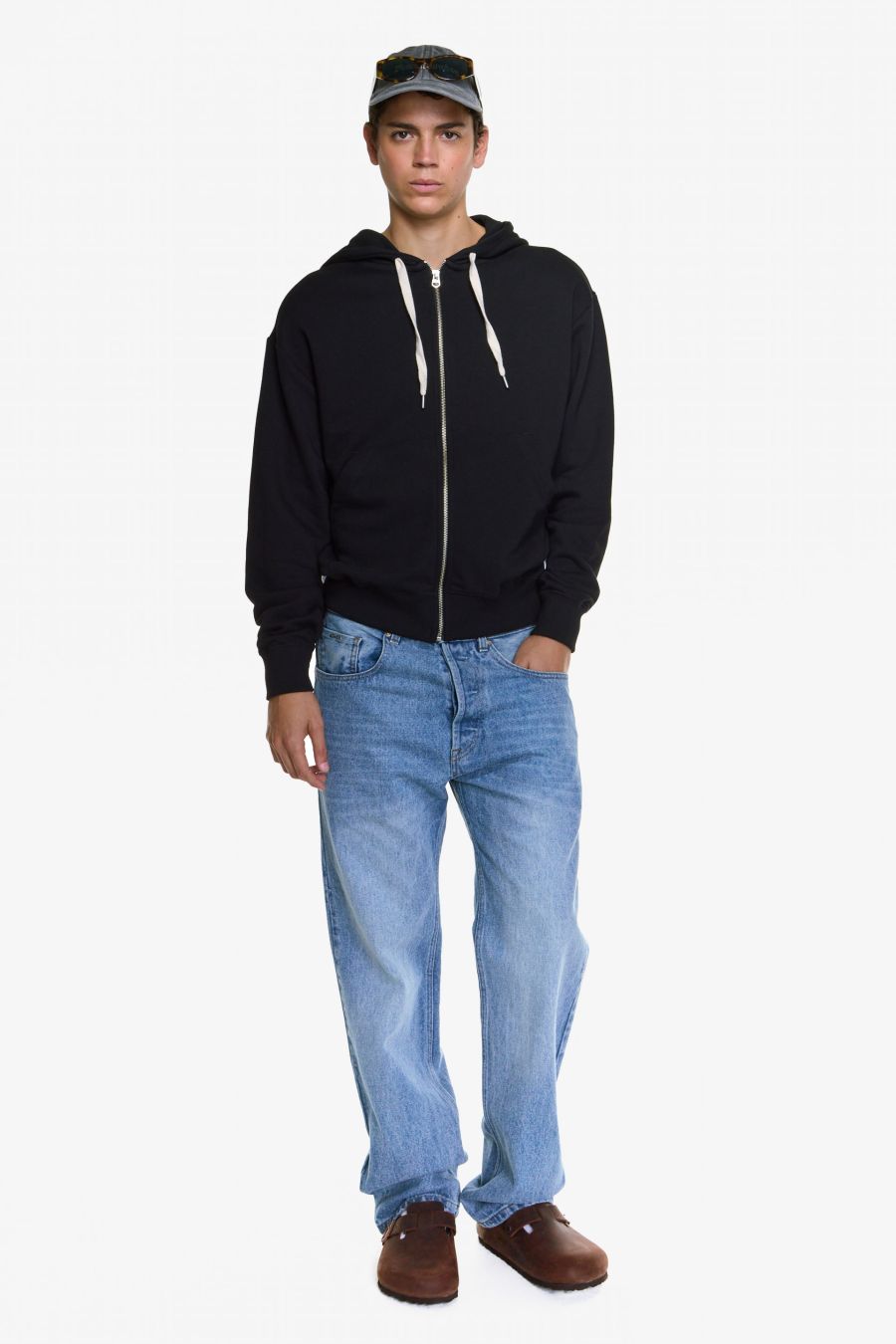ESSENTIAL ZIP HOODIE