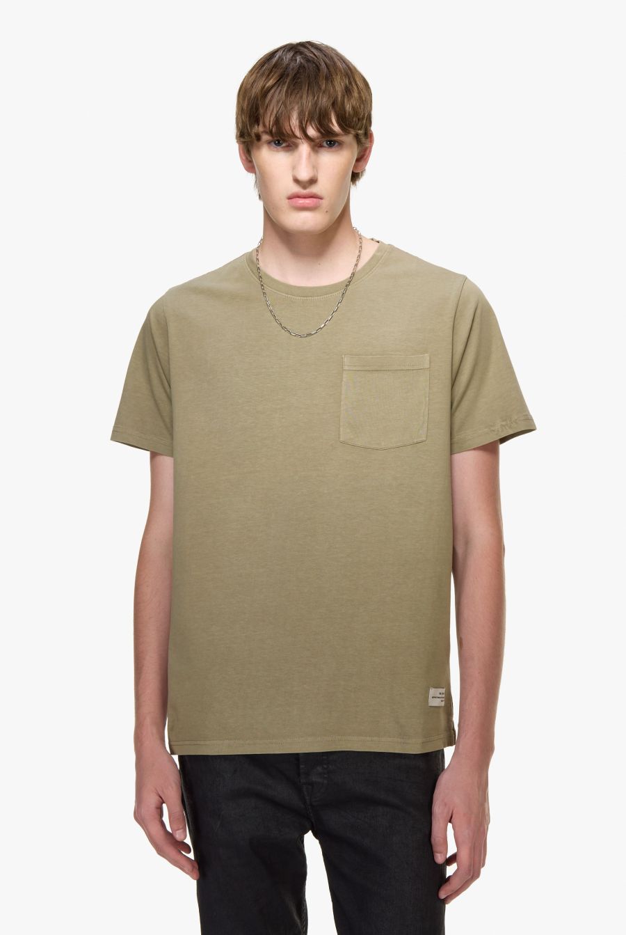 ESSENTIAL DYED POCKET TEE